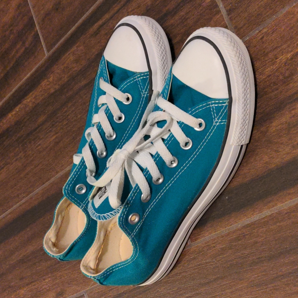 Converse Low Top Shoes